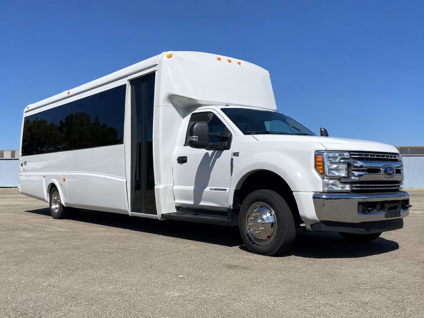 Norfolk Airport Shuttle & Transportation party bus exterior