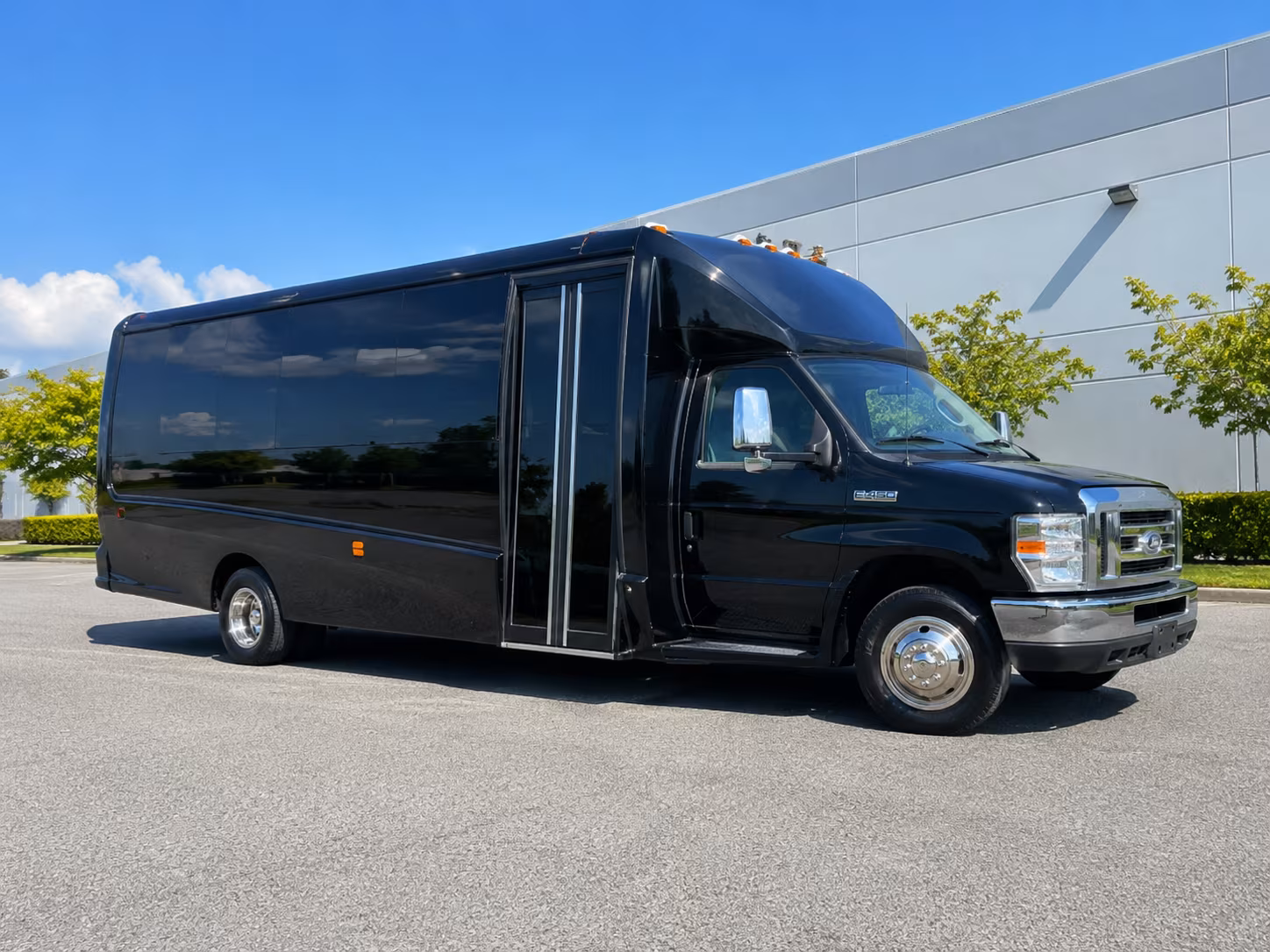 Norfolk Birthday, Sweet 16, & Quinceañera Transportation party bus exterior