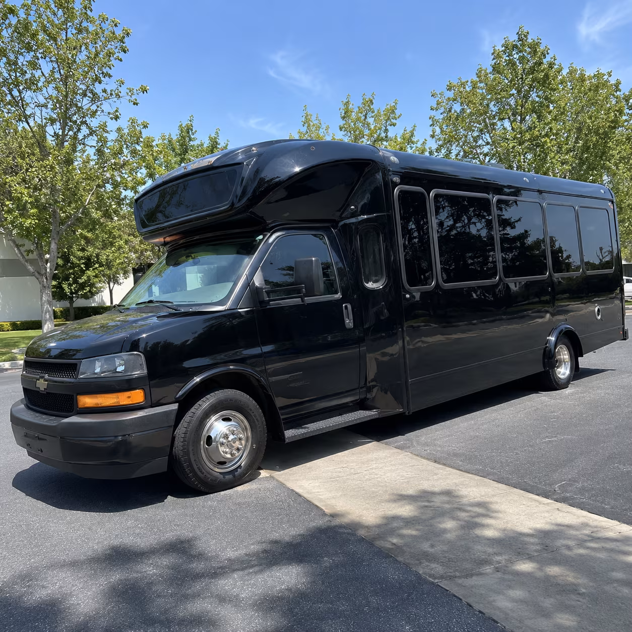 Norfolk Winery Tour & Pub Crawl Transportation party bus exterior